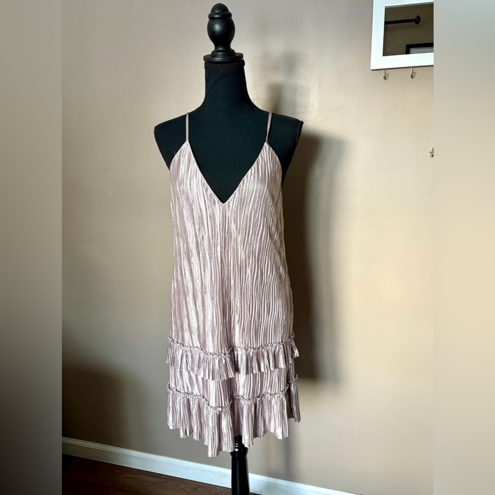 LOST + WANDER Bastille plisse metallic mini slip dress champagne party sz S EUC - Picture 4 of 15